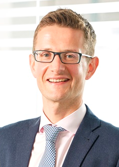Family lawyer gains mediation accreditation