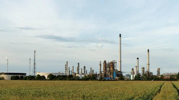 Major Humber oil refinery to be sold by end of year after deal is finalised