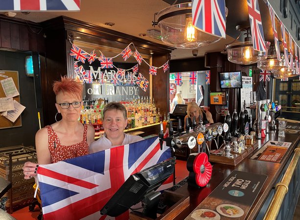 Flotilla and flypast put the Humber centre stage   for Platinum Jubilee celebrations