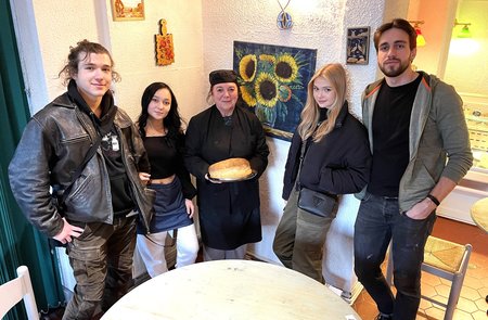 Refugees join restaurant in supporting their Ukrainian homeland