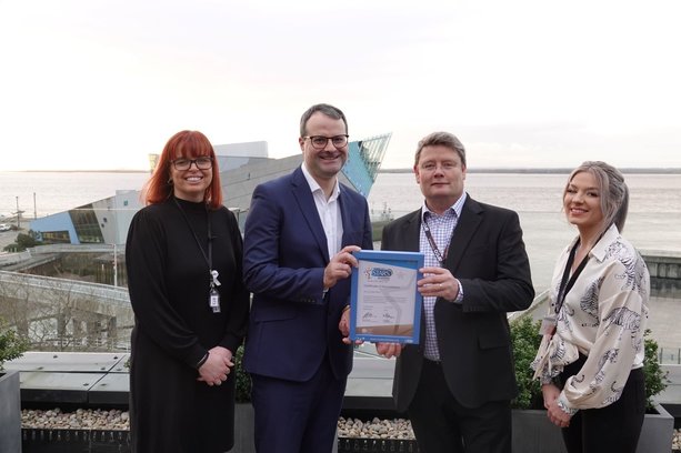 Hull safety giant secures national award for supporting staff to choose sustainable travel options