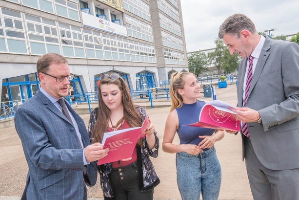 Trail-blazing Hull College Group programme sets standard for employability