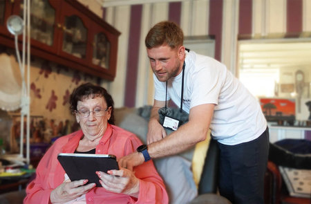 Broadband engineers trained to support older residents in pioneering new partnership