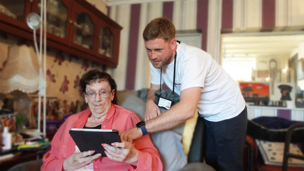 Broadband engineers trained to support older residents in pioneering new partnership