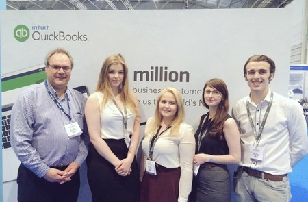 Accountancy firm urges business contacts to help California dream come true