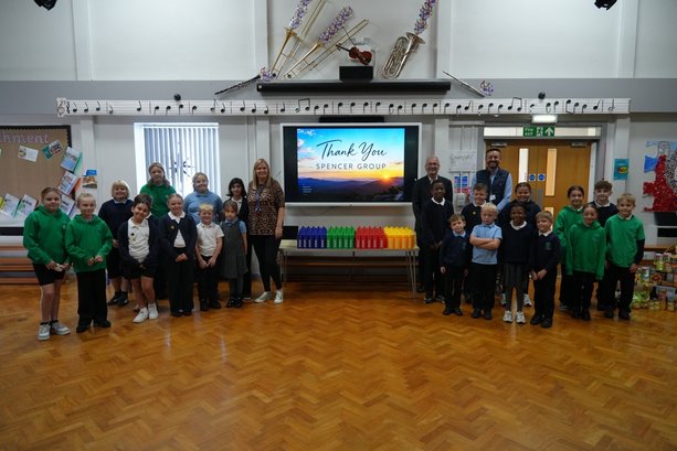 Spencer Group helps Hull primary school pupils stay hydrated with donation of 200 water bottles