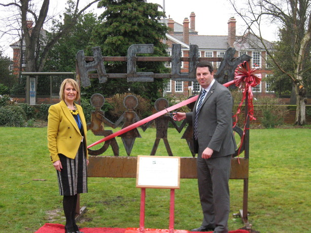 Northern Powerhouse Minister cuts ribbon to officially open Goole College’s new Sculpture Park