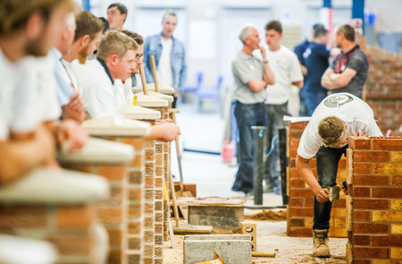 Battle of the bricklayers takes place at Hull College