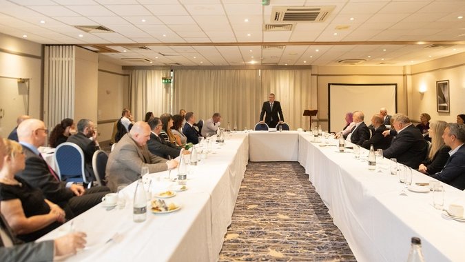 A full house for lunch 